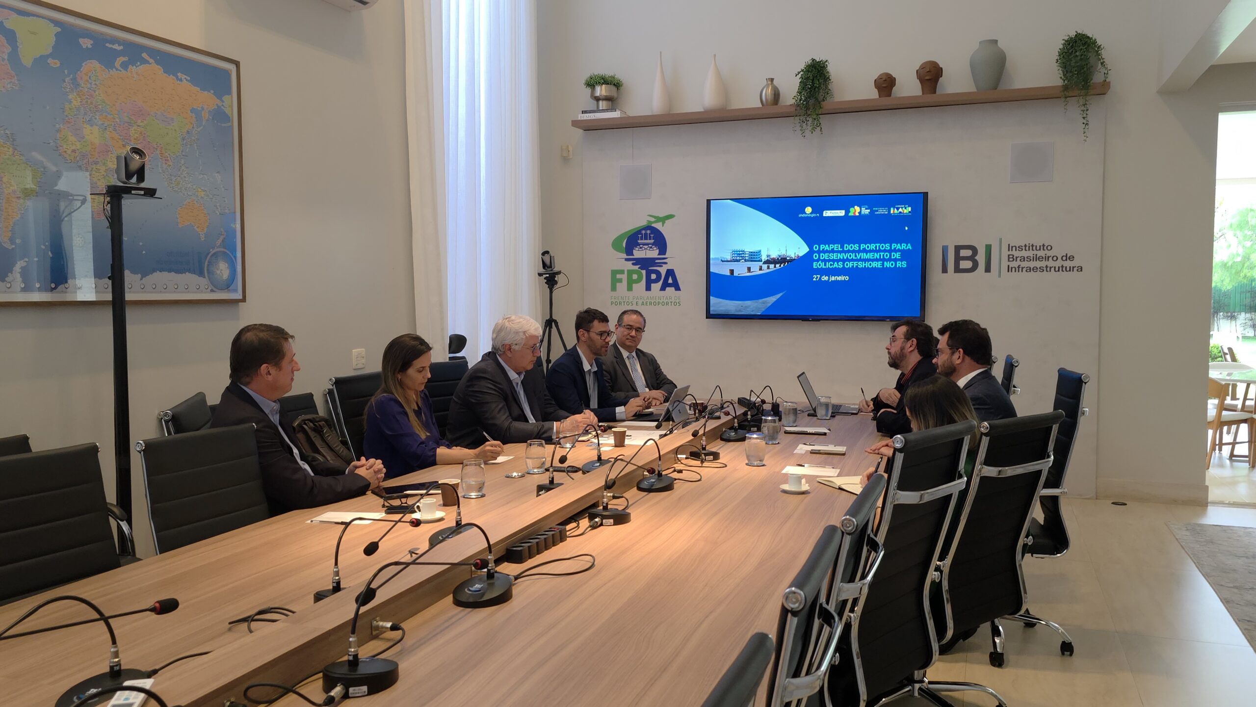 IBI se reúne com autoridades do setor para debater eólicas offshore